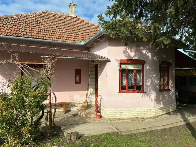 Eladó ház Sarkad 83 nm