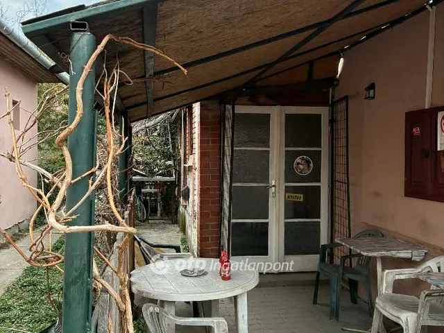 Eladó kereskedelmi és ipari ingatlan Sarkad 171 nm