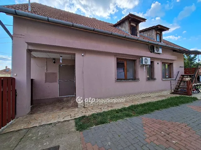 Eladó lakás Gyula, Galbácskert 69 nm