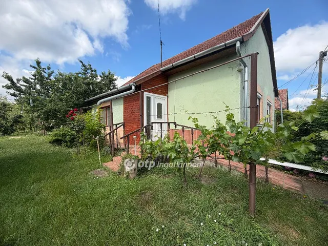 Eladó ház Füzesgyarmat 77 nm
