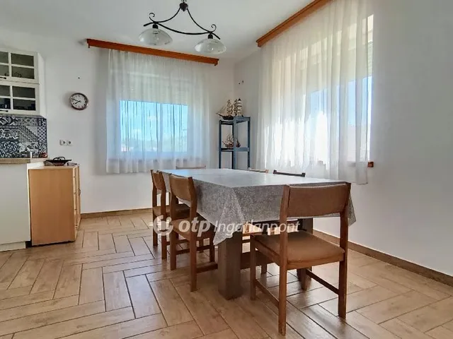 Eladó ház Ercsi 305 nm