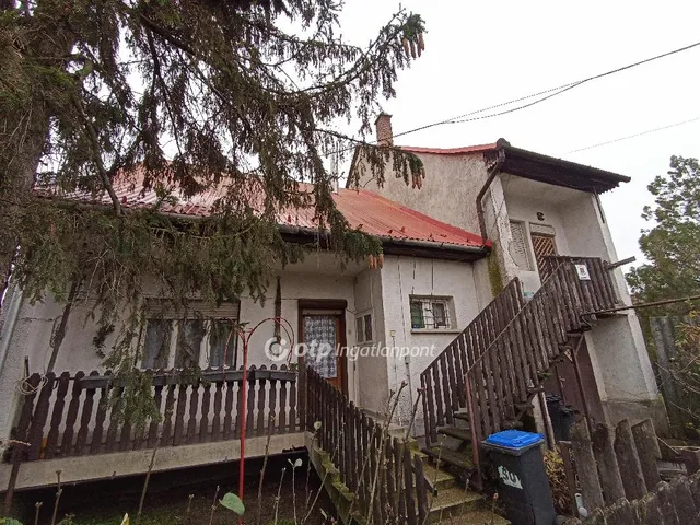Eladó ház Jászapáti 180 nm