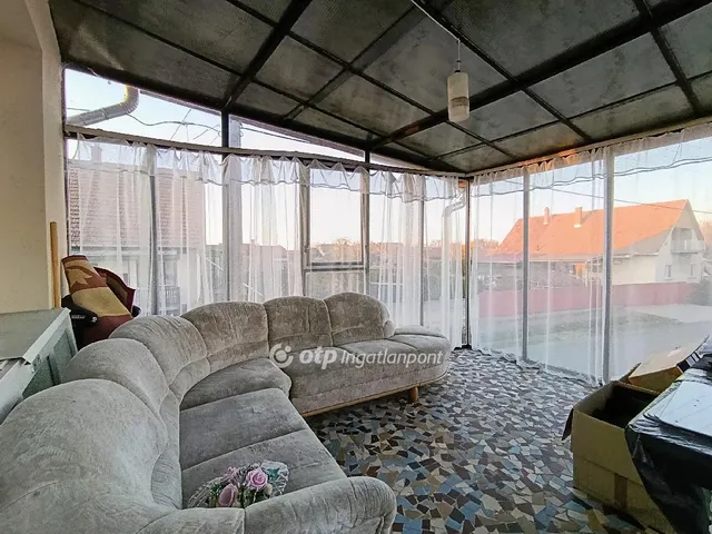 Eladó ház Jászfényszaru 220 nm