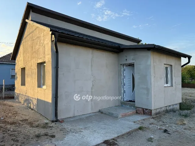 Eladó ház Tápiószentmárton 53 nm