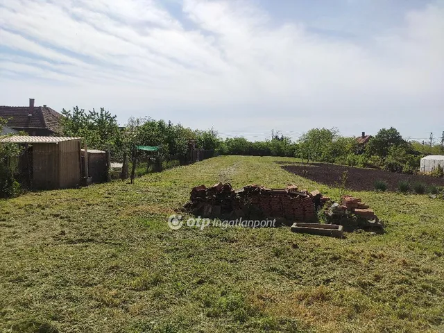 Eladó telek Mezőkövesd 1959 nm