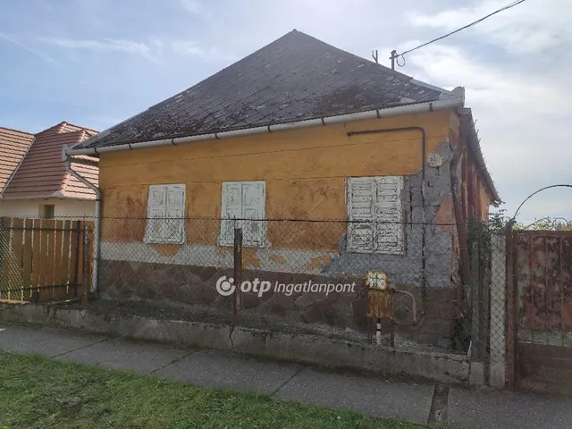 Eladó telek Mezőkövesd 1959 nm