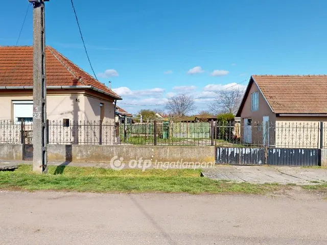 Eladó ház Tiszalúc 84 nm