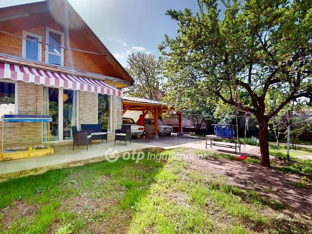 Eladó ház Encs 242 nm