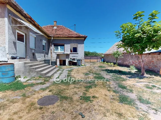Eladó ház Sajókaza, Központ 80 nm