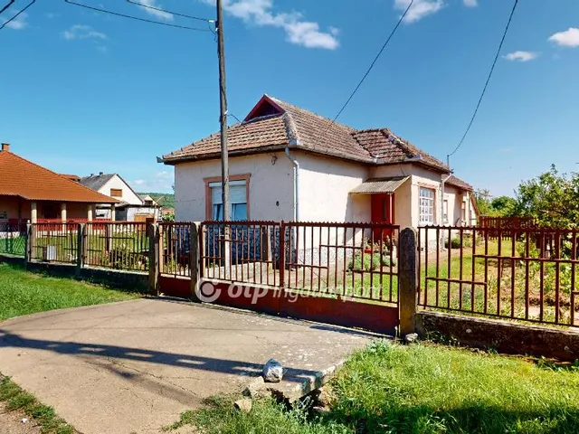 Eladó ház Alsóvadász, Központi 85 nm