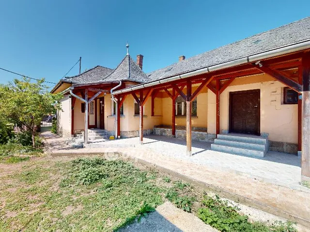 Eladó ház Aszaló, Családi házas 100 nm