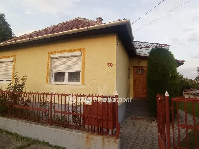 Eladó ház Szirmabesenyő 85 nm