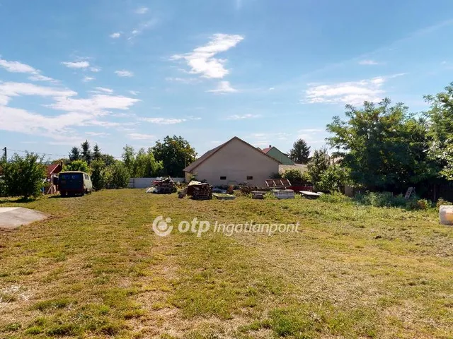 Eladó telek Csobád 1150 nm