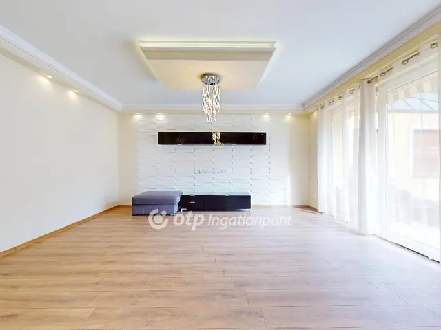Eladó ház Nyíregyháza, Korányi-kertváros 300 nm