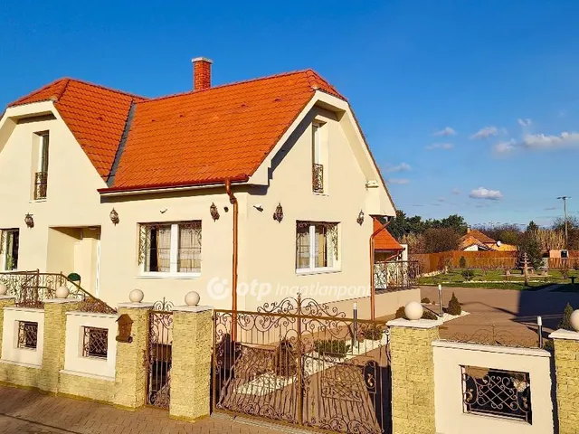 Eladó ház Poroszló 193 nm