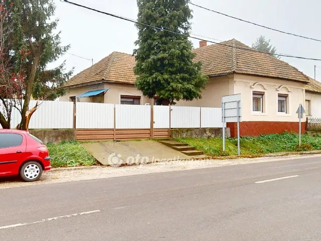 Eladó ház Mezőkeresztes 96 nm