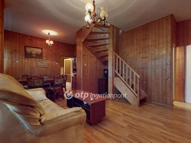 Eladó ház Tiszalúc 180 nm