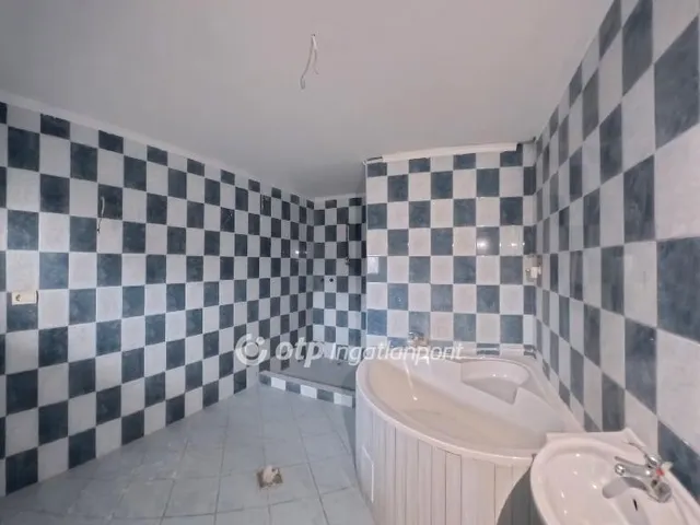 Eladó ház Tiszanána 155 nm