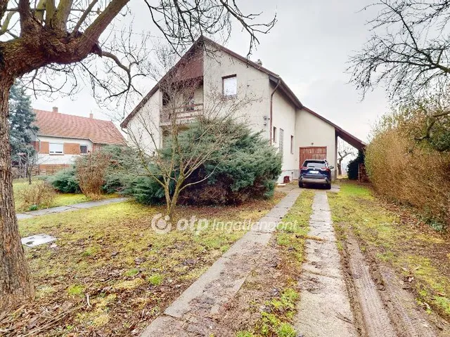 Eladó ház Mályi 238 nm