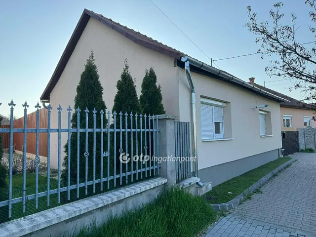 Eladó ház Polgár 67 nm