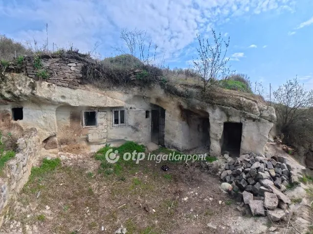 Eladó üdülő és hétvégi ház Szomolya 35 nm