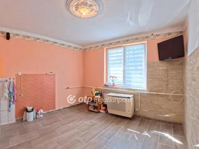 Eladó ház Szomolya 74 nm