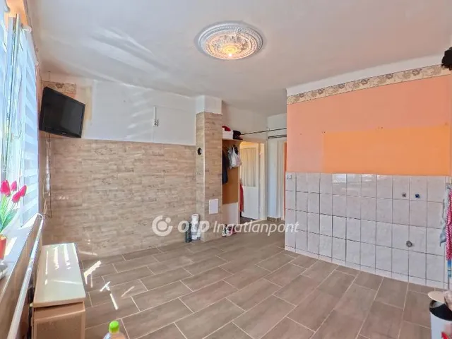 Eladó ház Szomolya 74 nm