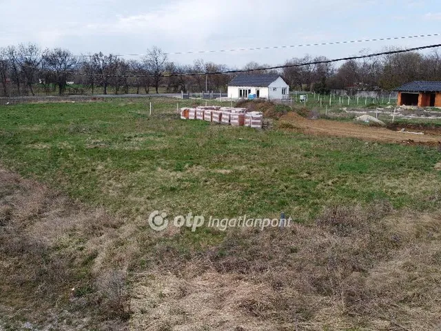 Eladó telek Felsőzsolca 976 nm