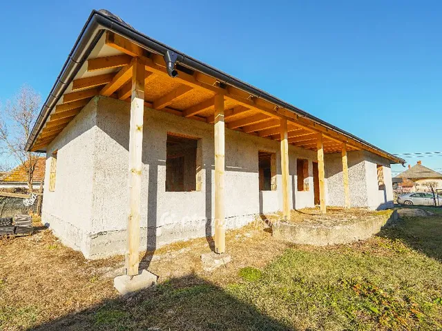 Eladó ház Aszaló 140 nm