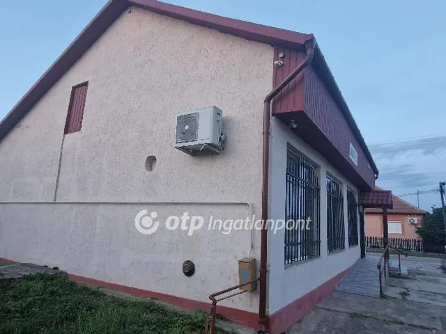 Eladó kereskedelmi és ipari ingatlan Igrici 140 nm