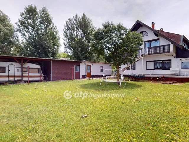 Eladó ház Balatonboglár 250 nm