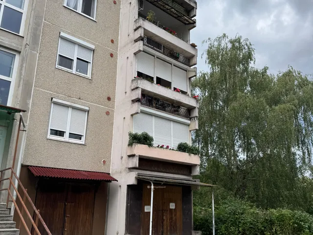 Eladó garázs Miskolc 22 nm