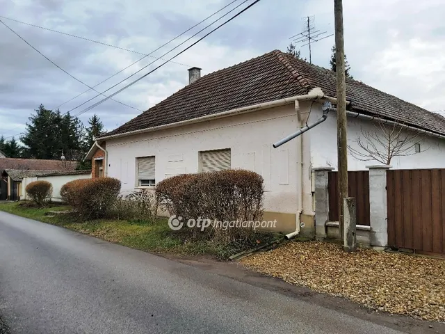 Eladó ház Békés, Bánhida 120 nm