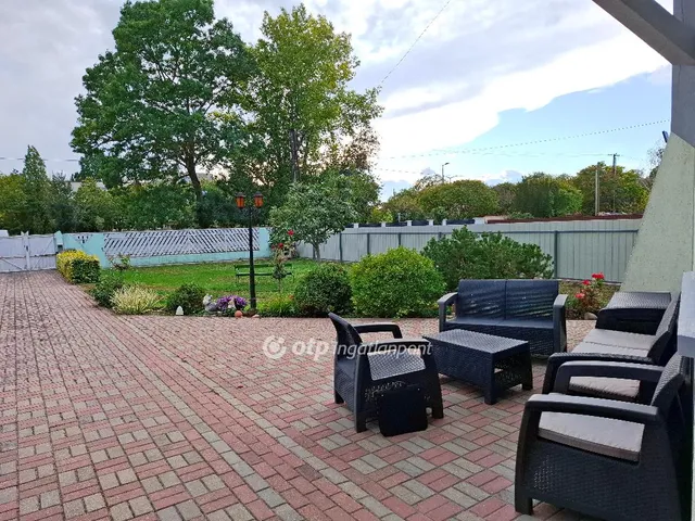 Eladó ház Békéscsaba, Nagyrét 228 nm