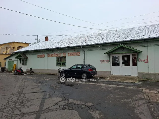 Eladó kereskedelmi és ipari ingatlan Békéscsaba 312 nm