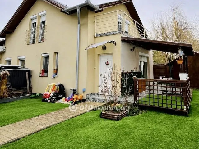 Eladó lakás Gyömrő, Erzsébettelep 87 nm