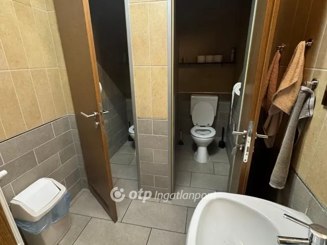 Eladó kereskedelmi és ipari ingatlan Budapest XI. kerület 135 nm