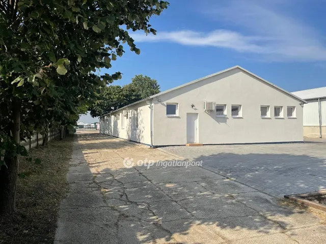 Eladó kereskedelmi és ipari ingatlan Budapest XXI. kerület, Csillagtelep 10240 nm