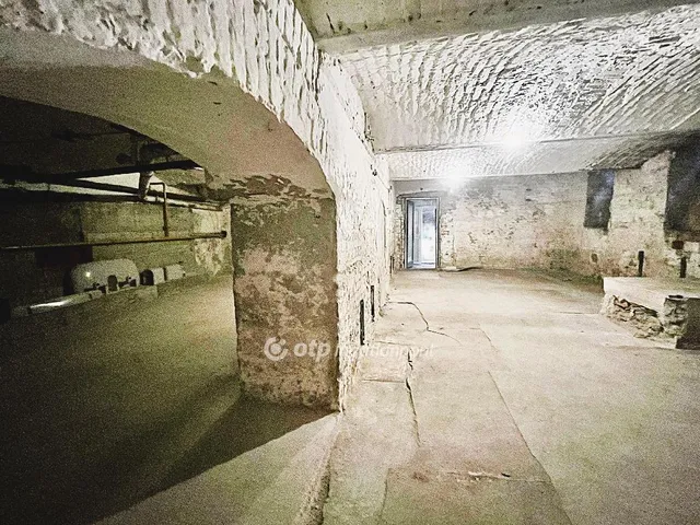 Eladó lakás Budapest VIII. kerület, II. János Pál pápa tér 94 nm