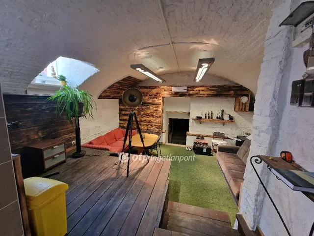 Eladó kereskedelmi és ipari ingatlan Budapest III. kerület, Óbuda 60 nm