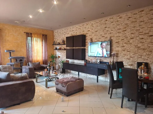 Eladó ház Budapest XIV. kerület, Alsórákos 208 nm