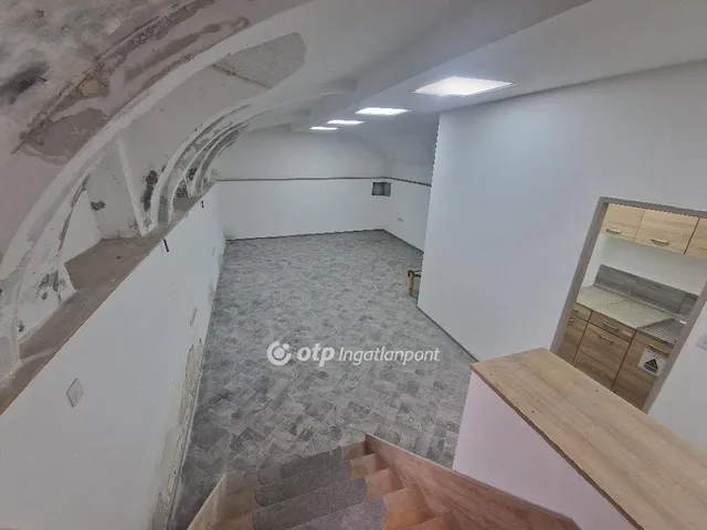 Eladó kereskedelmi és ipari ingatlan Budapest VII. kerület 88 nm