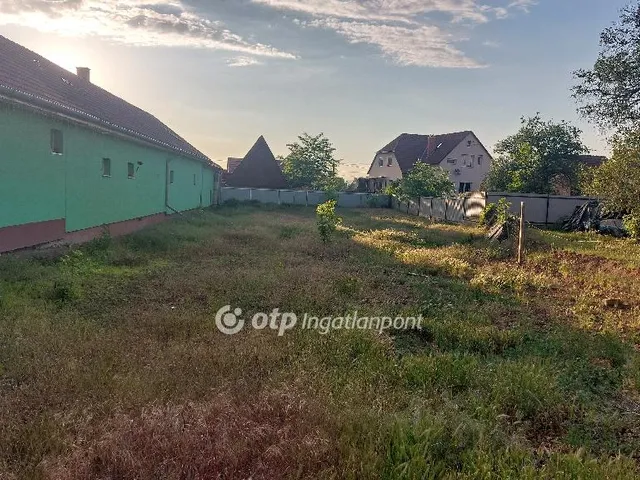 Eladó telek Veresegyház, Alvég 698 nm