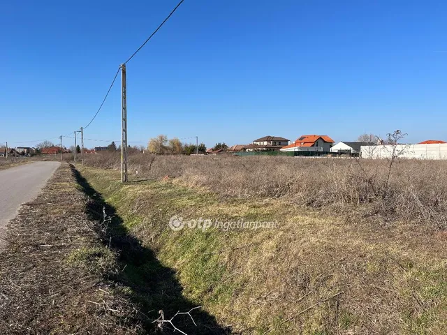 Eladó telek Seregélyes 826 nm