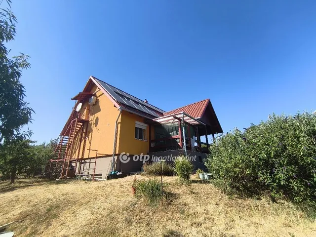 Eladó ház Pákozd 132 nm