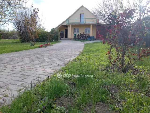 Eladó mezőgazdasági ingatlan Lepsény, Rízling 128 nm