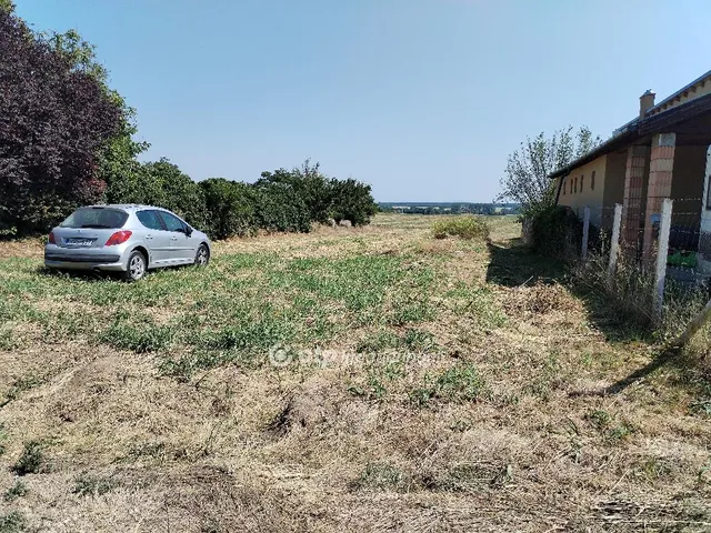 Eladó telek Úrhida 2482 nm