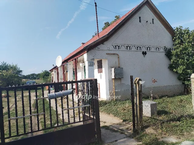 Eladó ház Kisláng 71 nm