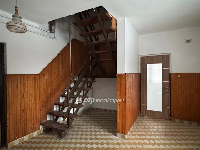 Eladó ház Enying 130 nm