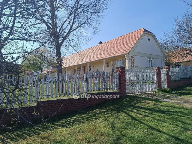 Eladó ház Pázmánd 94 nm